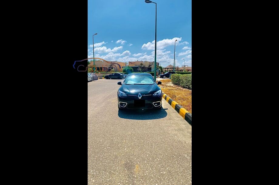 Fluence Renault أسود