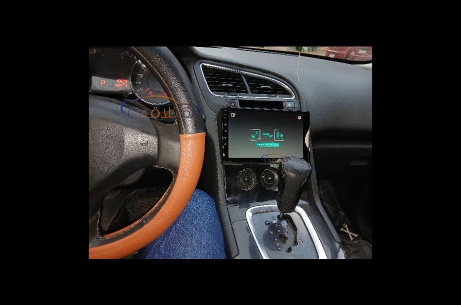 5008 Peugeot أسود