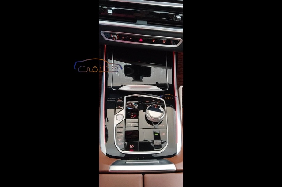 X7 BMW الأزرق الداكن