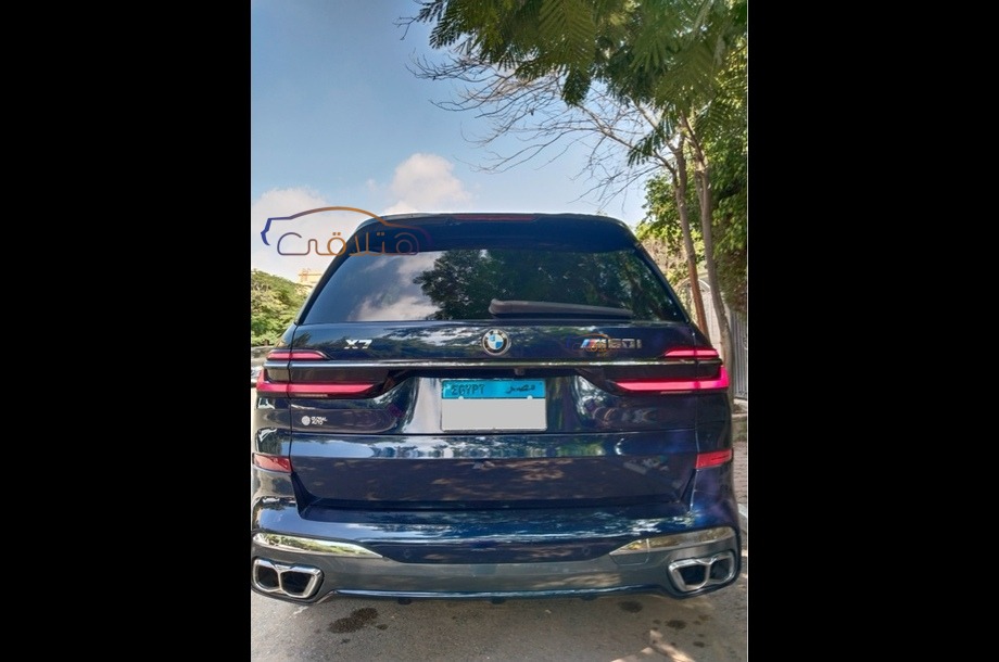 X7 BMW الأزرق الداكن