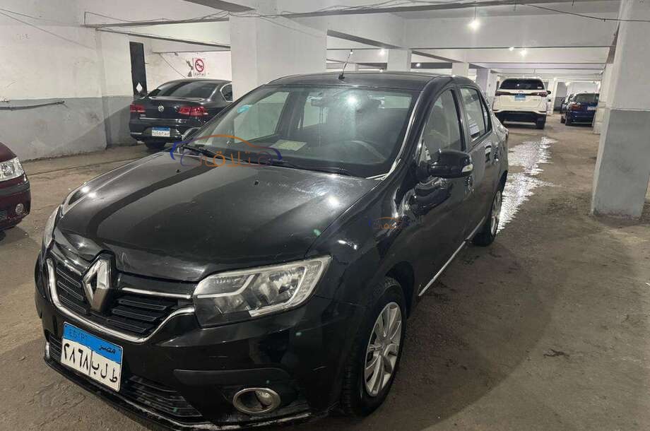 Logan Renault أسود