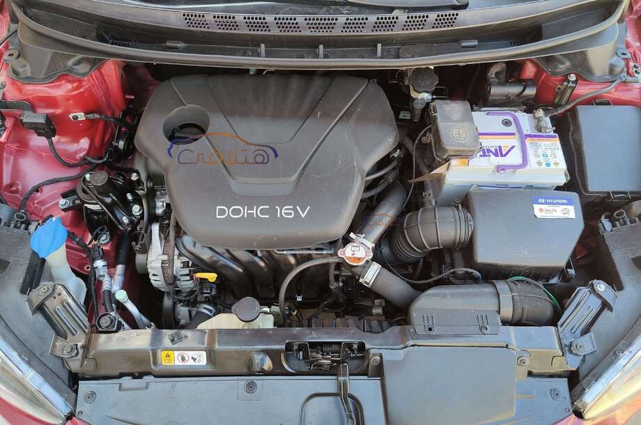 Elantra MD Hyundai احمر غامق