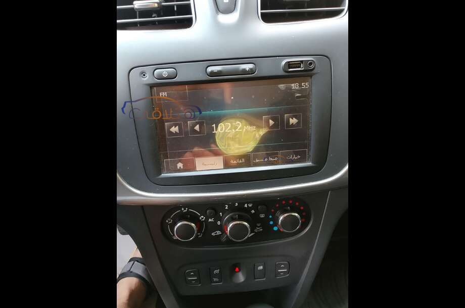 Sandero Step Way Renault احمر غامق