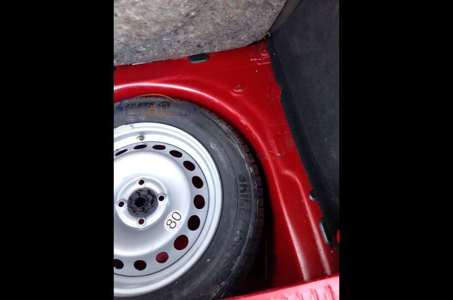 Sandero Step Way Renault احمر غامق