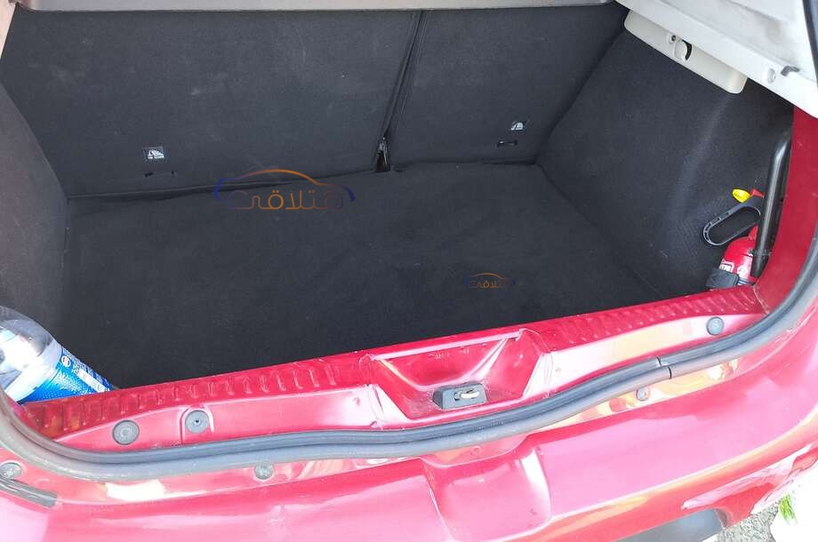 Sandero Step Way Renault احمر غامق