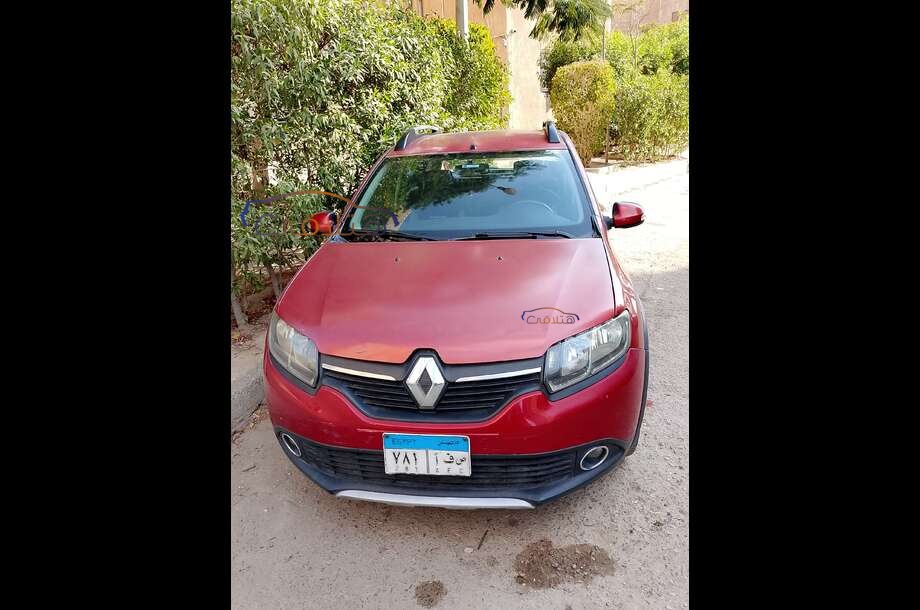 Sandero Step Way Renault احمر غامق