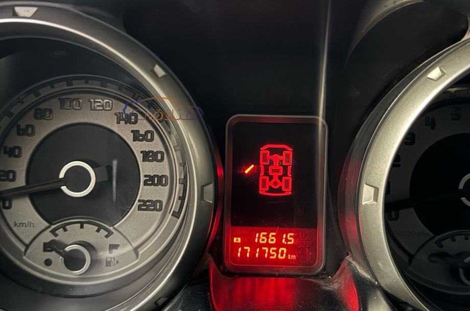 Pajero Mitsubishi أسود