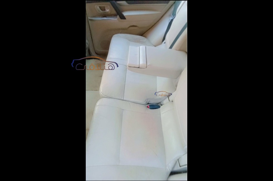 Pajero Mitsubishi أسود