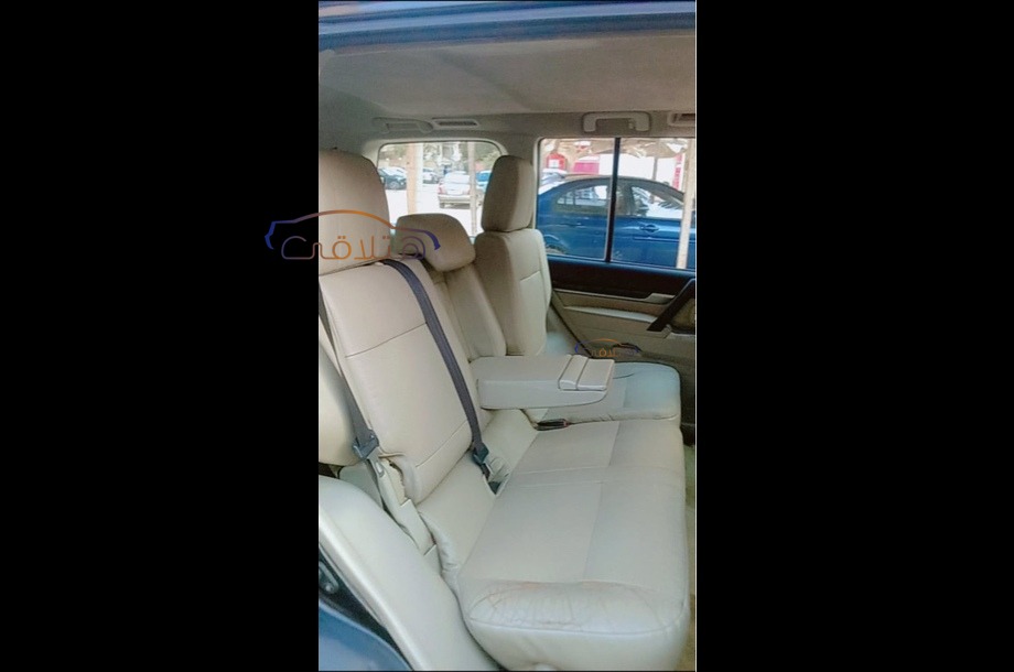 Pajero Mitsubishi أسود