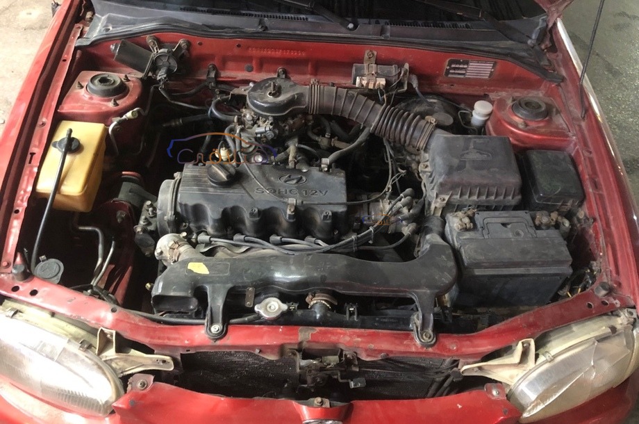 Accent Hyundai احمر