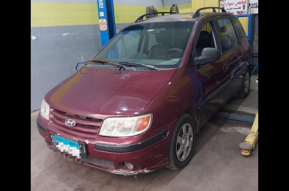 Matrix Hyundai Dark red