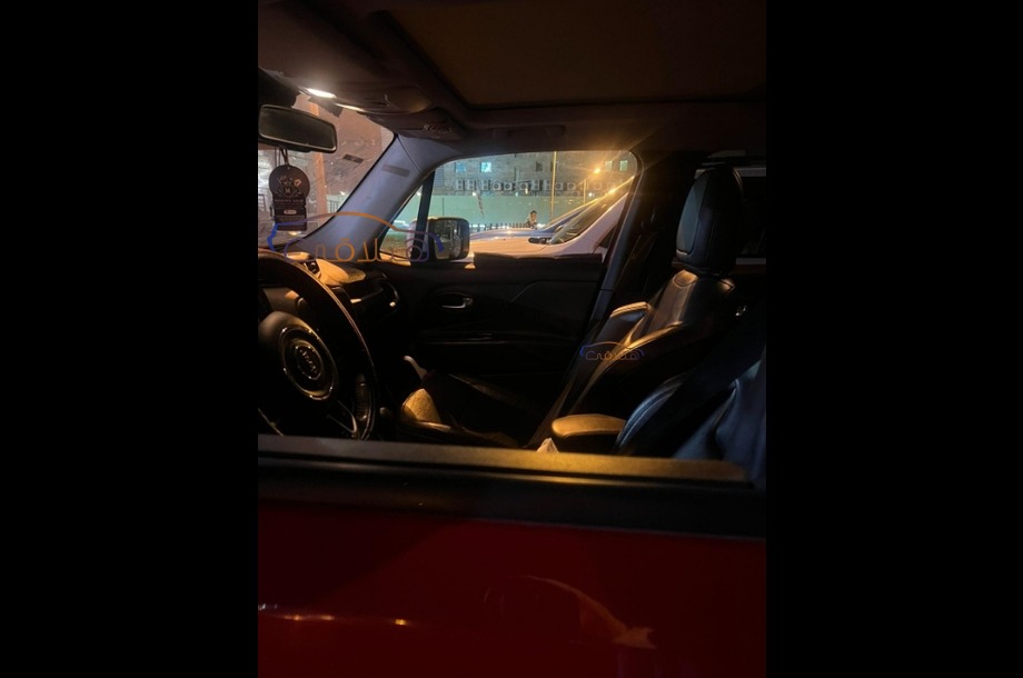 Renegade Jeep احمر