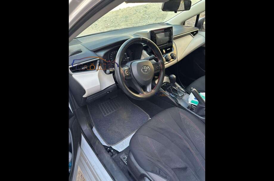 Corolla Toyota أبيض