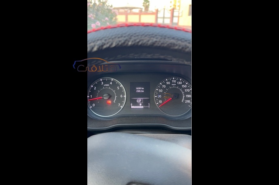 Duster Renault شمبان