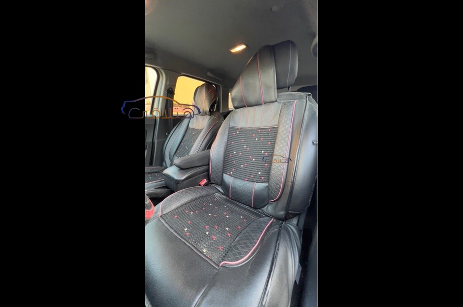 Duster Renault شمبان