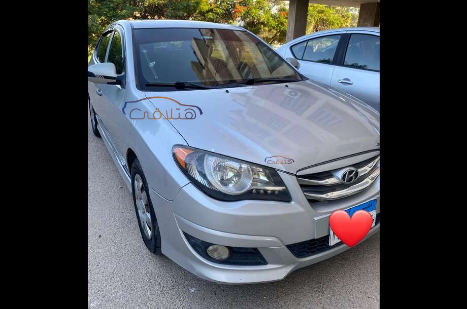 Elantra HD Hyundai فضي