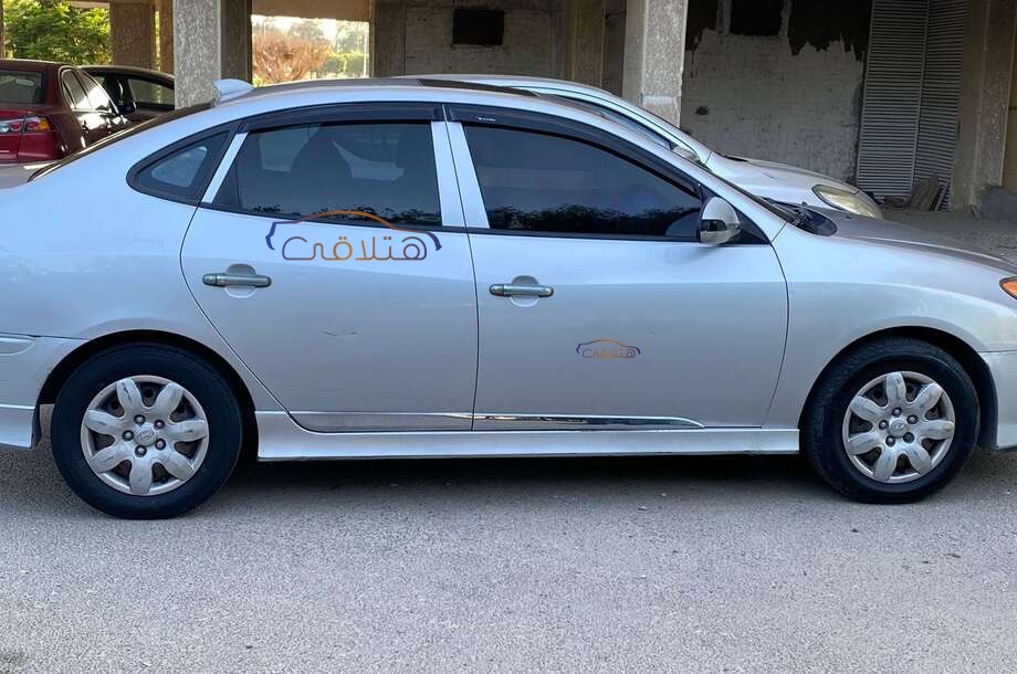 Elantra HD Hyundai فضي