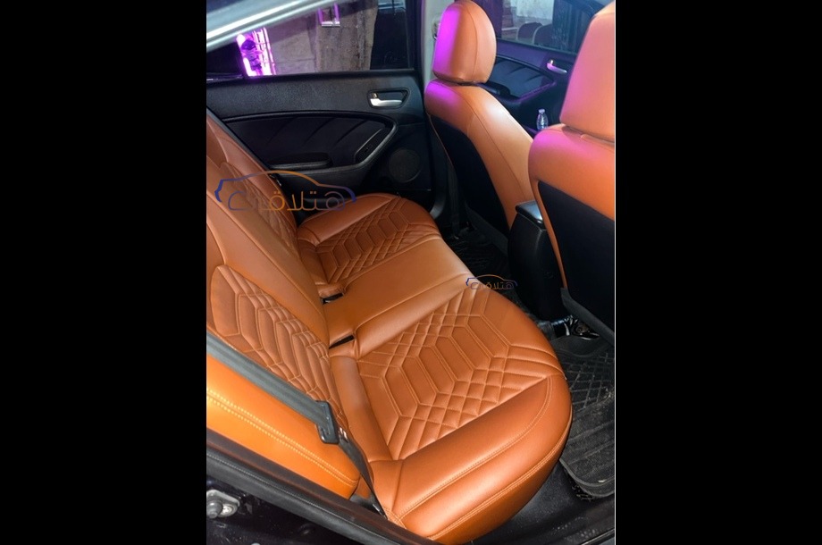 Cerato Kia الأزرق الداكن