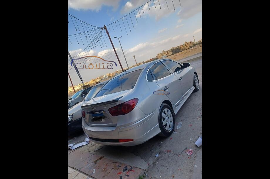 Elantra HD Hyundai فضي