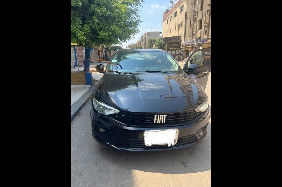 Tipo Fiat أسود