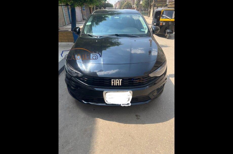 Tipo Fiat أسود