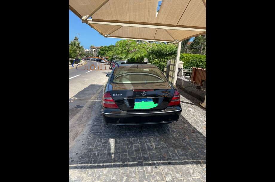E 320 Mercedes Black