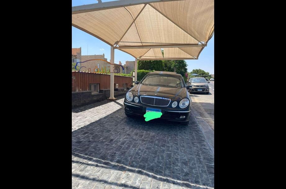 E 320 Mercedes Black