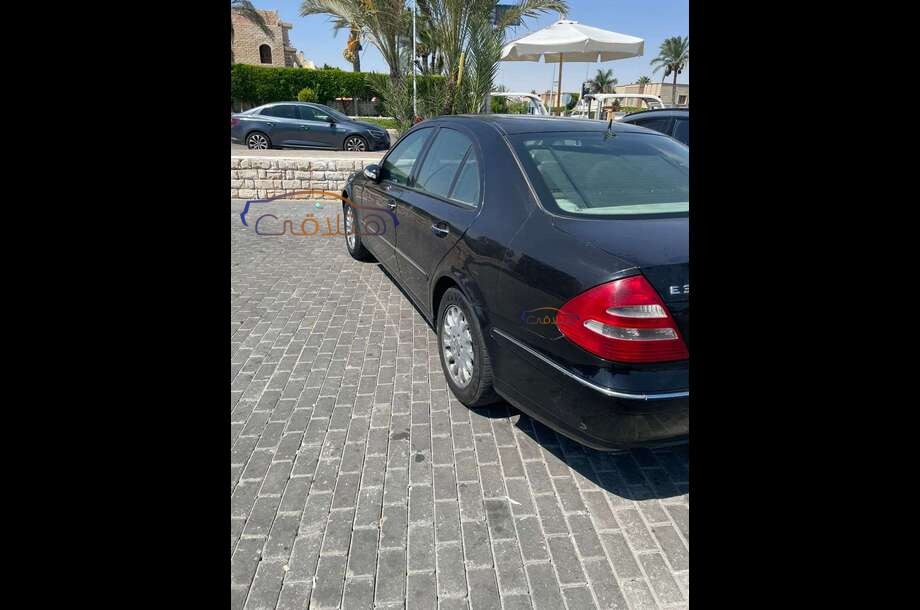 E 320 Mercedes Black