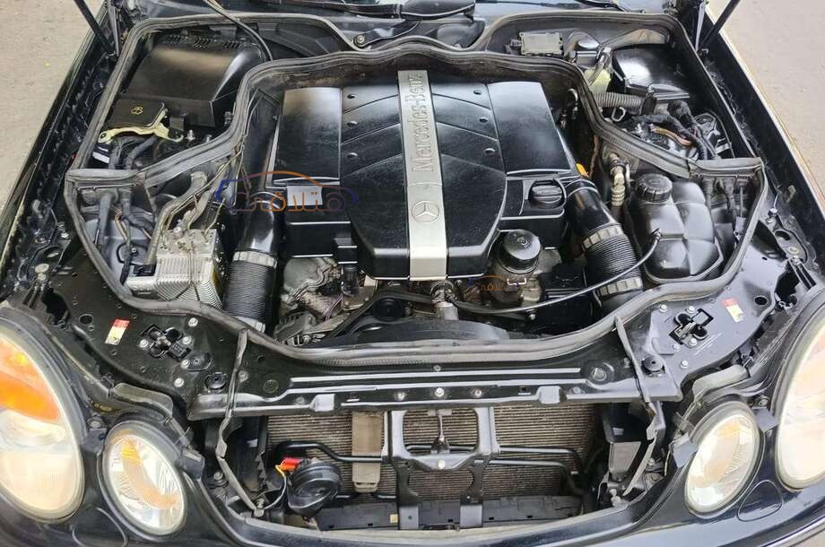 E 320 Mercedes Black