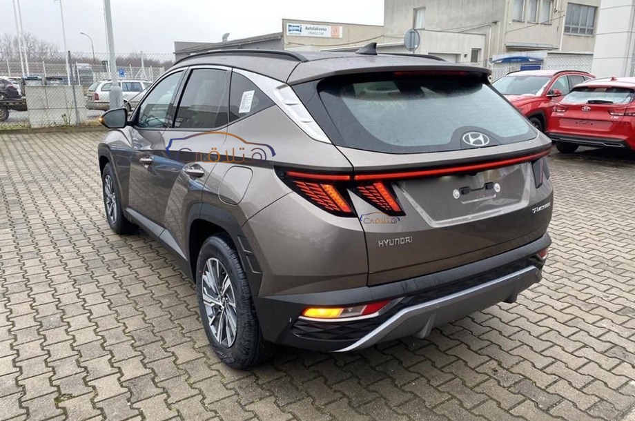 Tucson Hyundai ذهبي