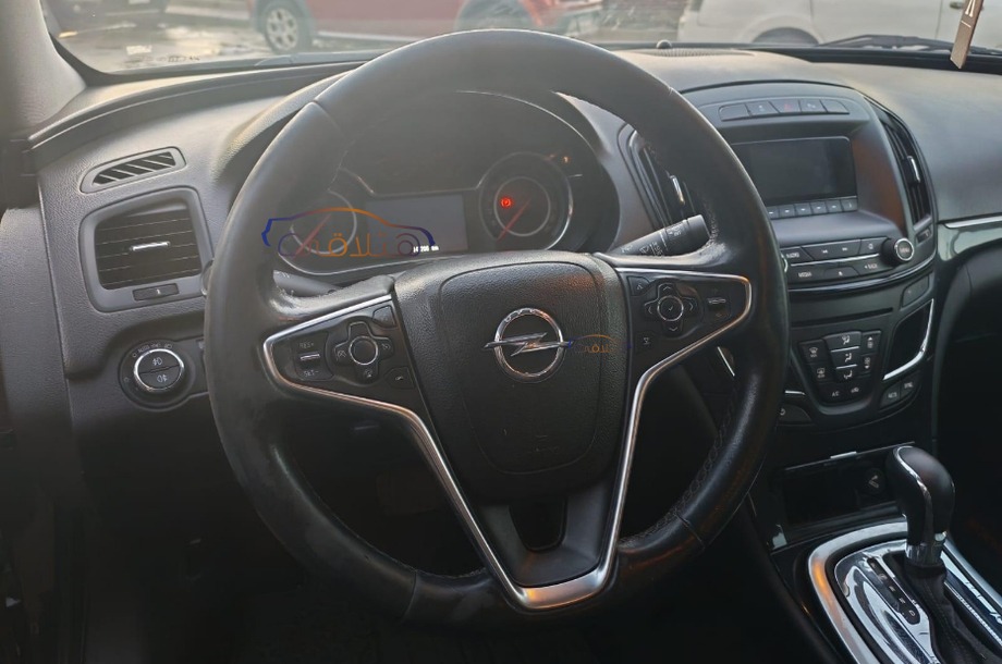 Insignia Opel اخضر غامق