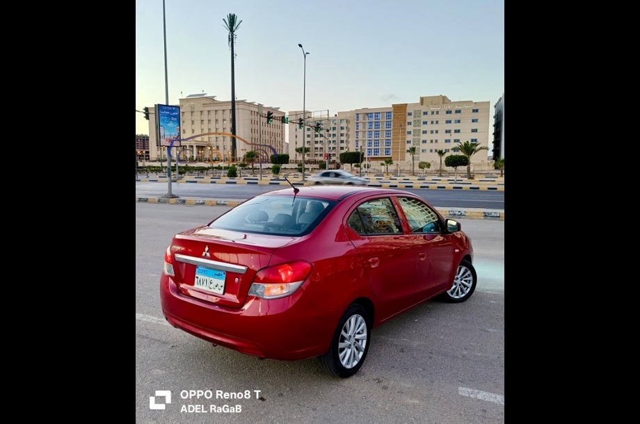 Attrage Mitsubishi Red