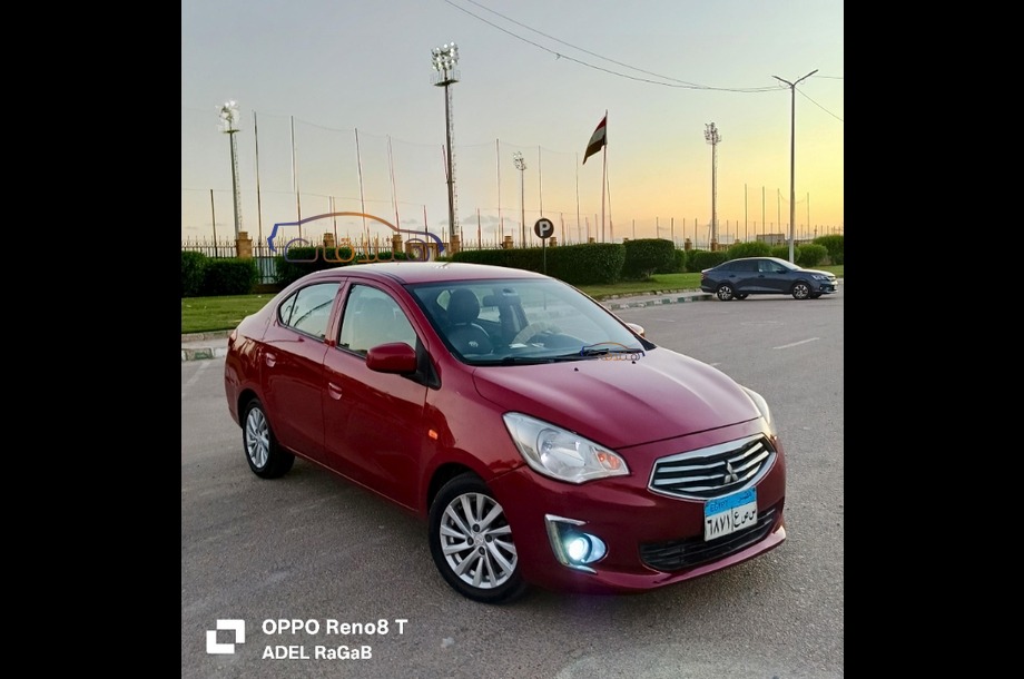 Attrage Mitsubishi Red