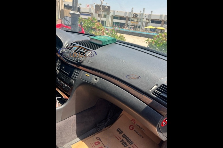 E 200 Mercedes Black