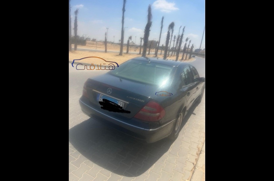E 200 Mercedes Black