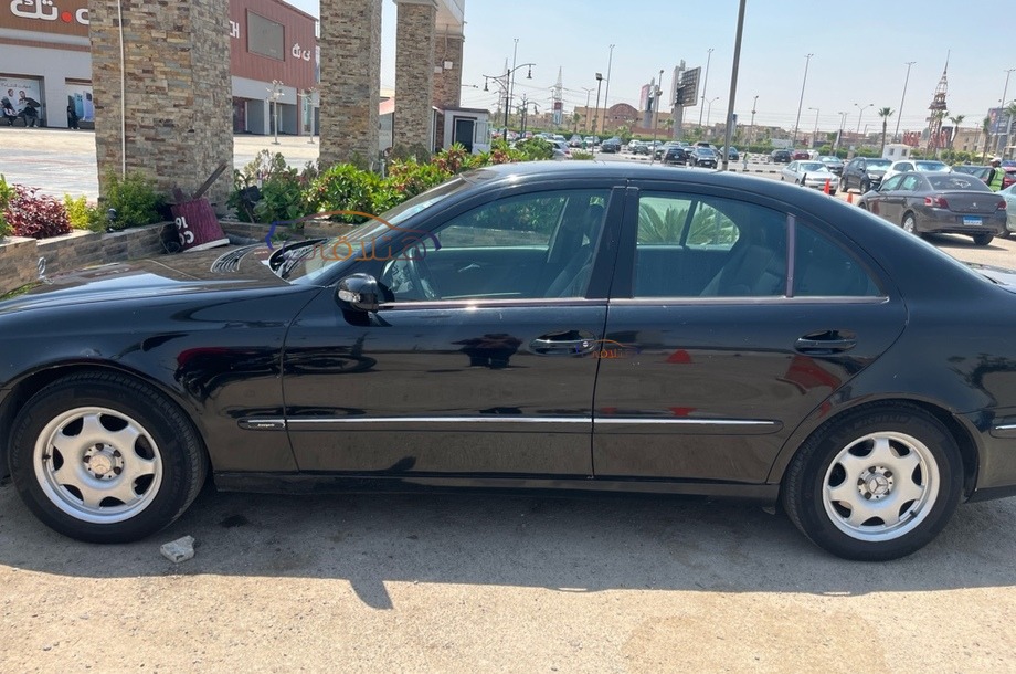 E 200 Mercedes Black