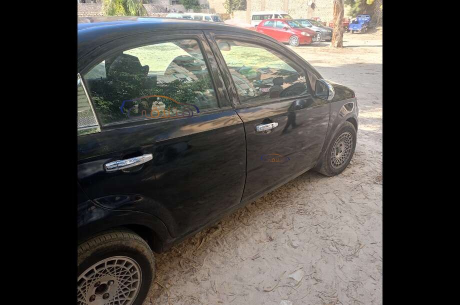 Aveo Chevrolet أسود