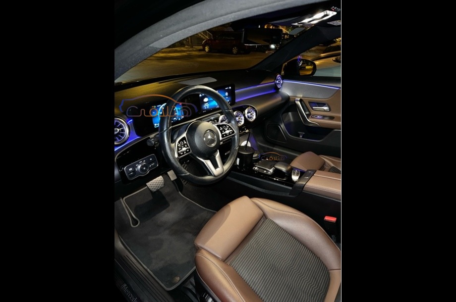 A 180 Mercedes أسود