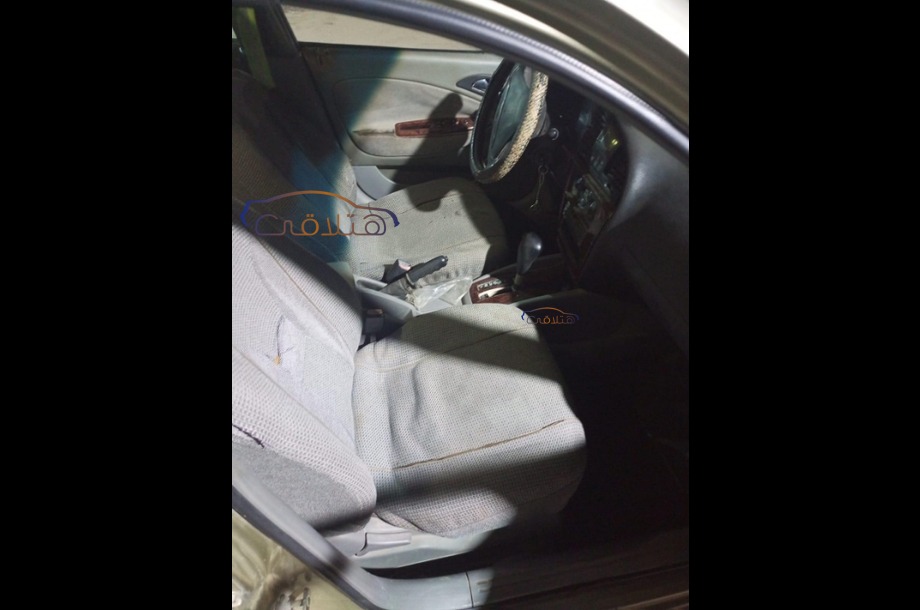 Nubira 2 Daewoo ذهبي