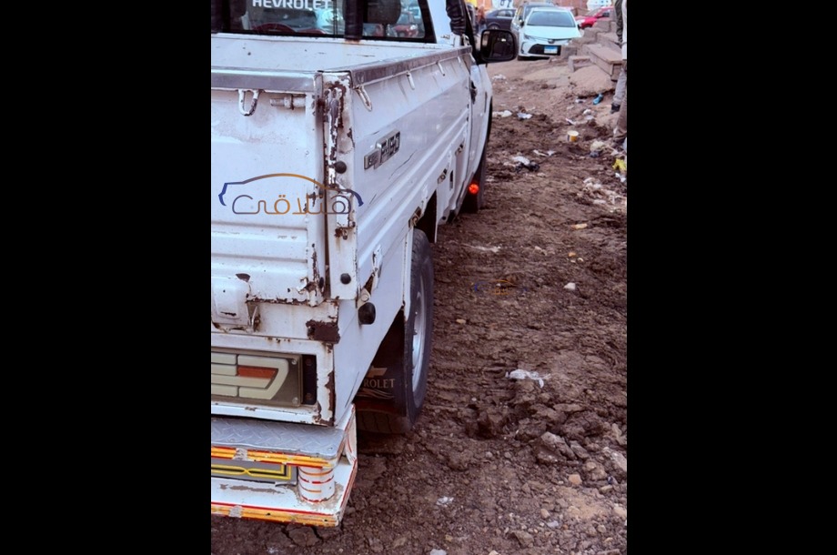 T-Series Chevrolet أبيض