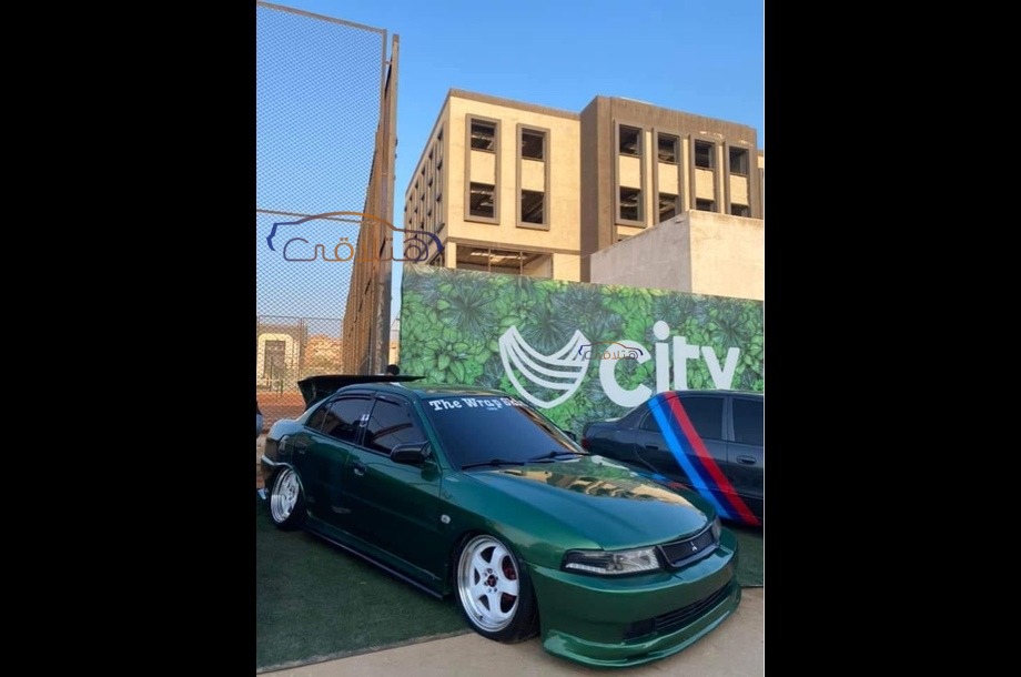 Lancer Crystala Mitsubishi Dark green