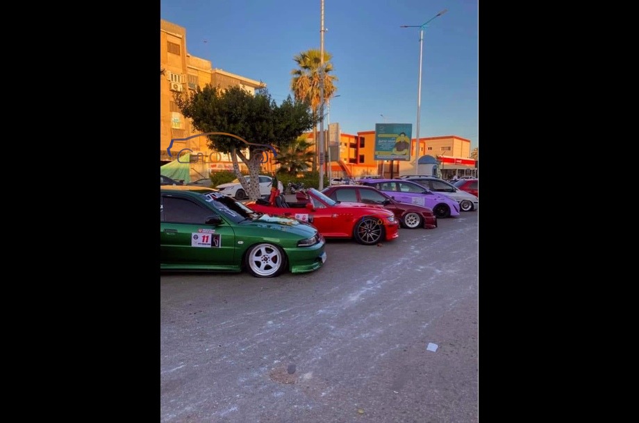 Lancer Crystala Mitsubishi Dark green