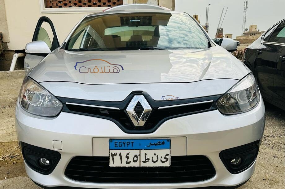 Fluence Renault فضي