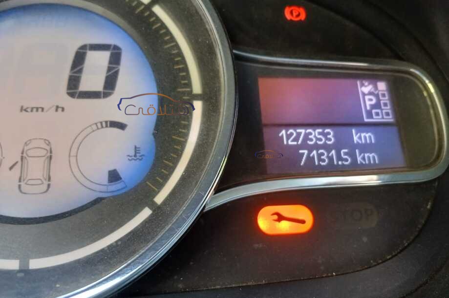 Fluence Renault فضي