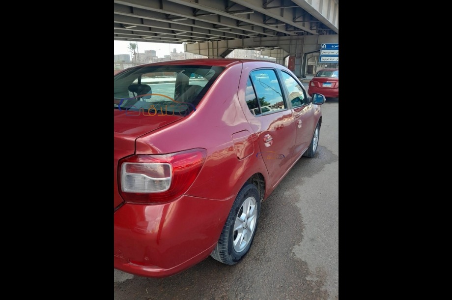 Logan Renault احمر غامق