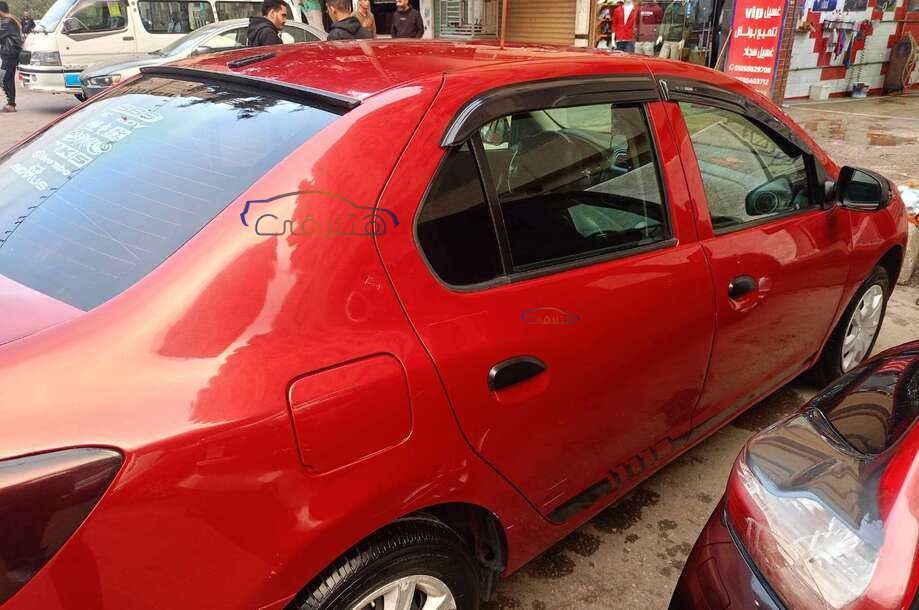 Logan Renault احمر