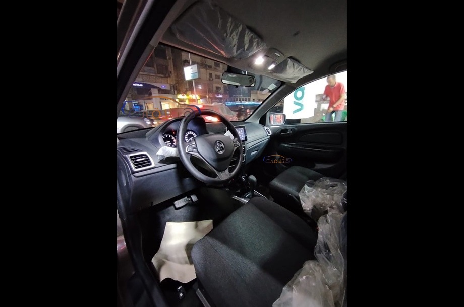 Saga Proton أسود