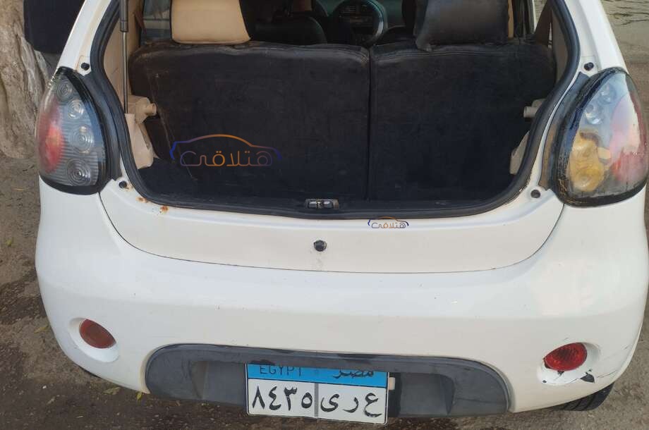 Pandino Geely أبيض