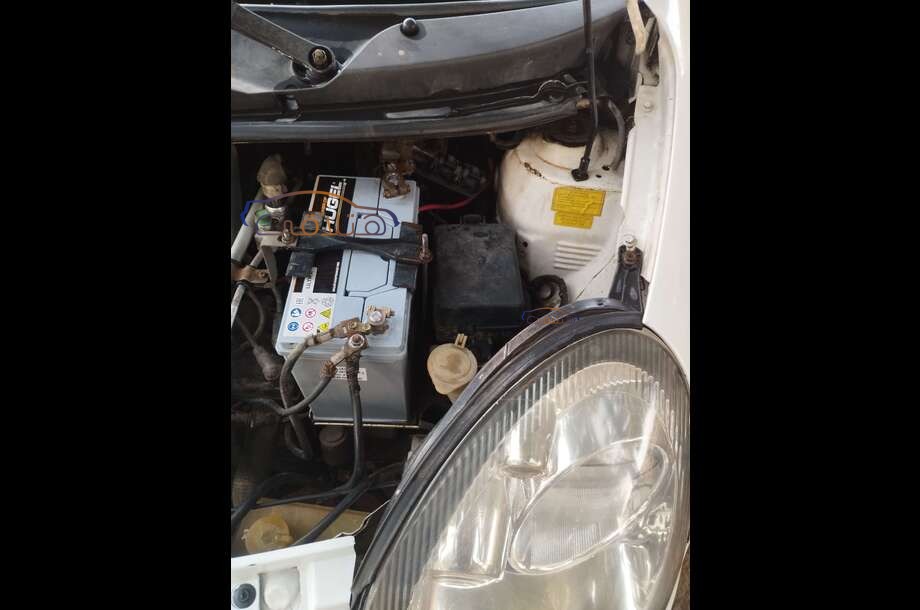 Pandino Geely أبيض