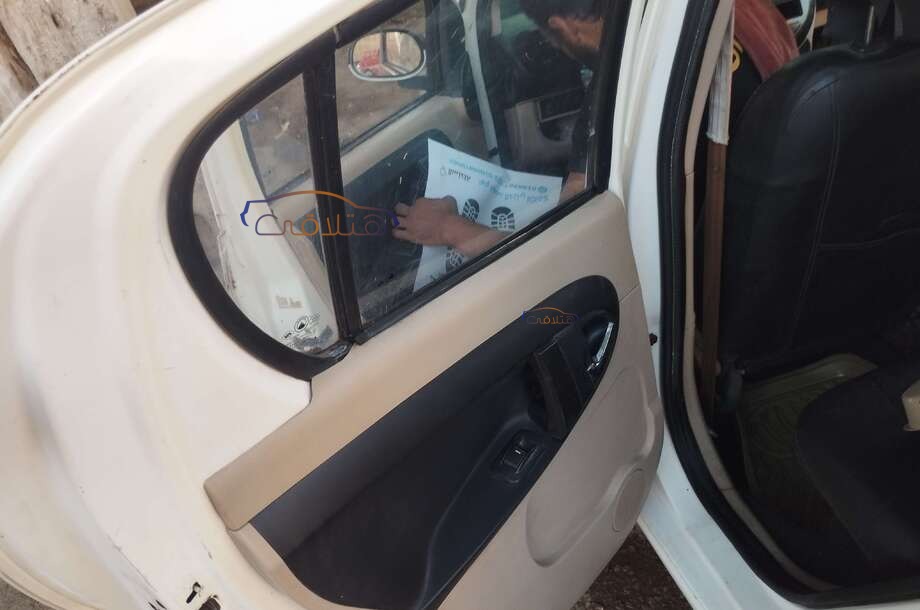 Pandino Geely أبيض